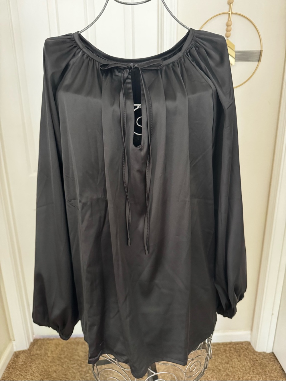 Tie-Neck Long Sleeve Blouse in Black